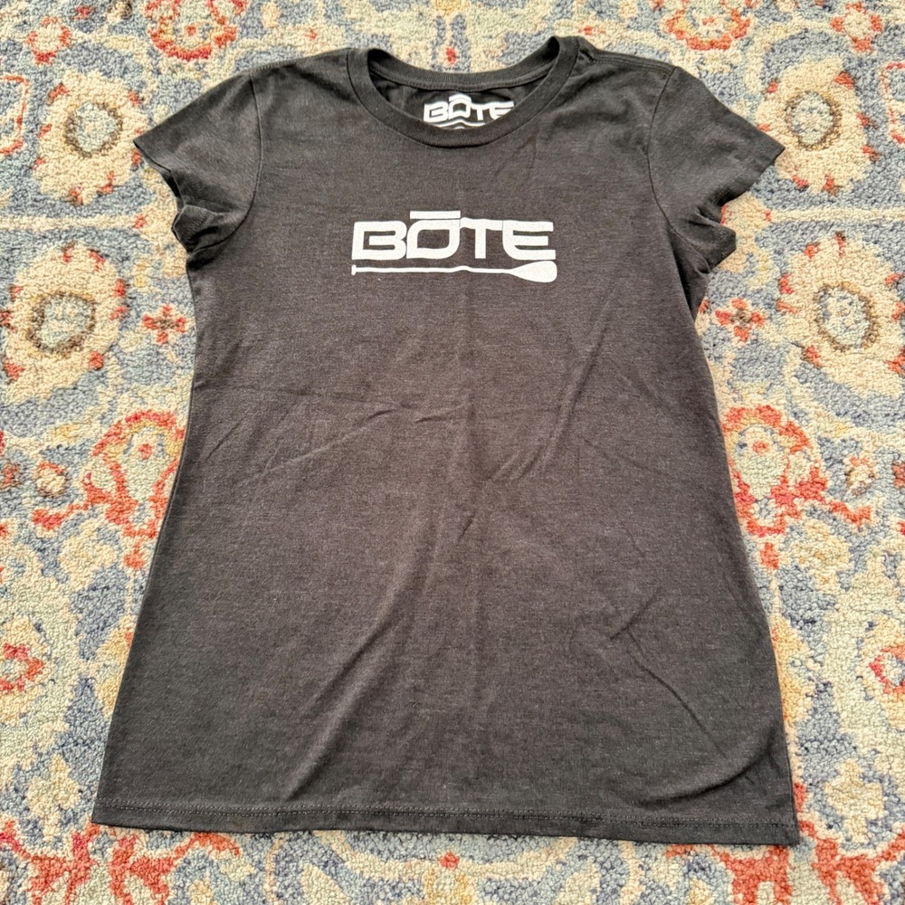 Bote Graphic T-Shirt Girls Medium Gray Paddle Board Surf Outdoor EUC